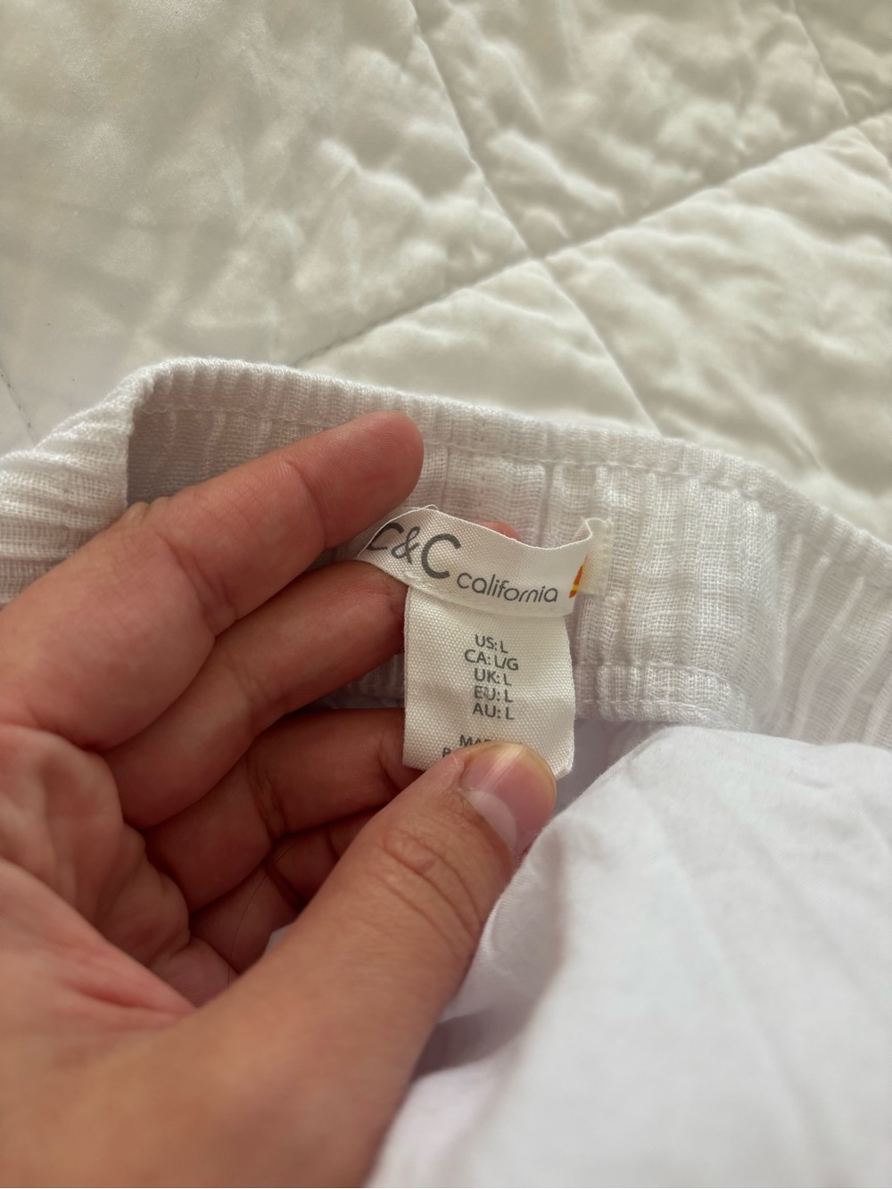 C&C California White Elastic-Waist Linen Pants - Picture 8 of 8